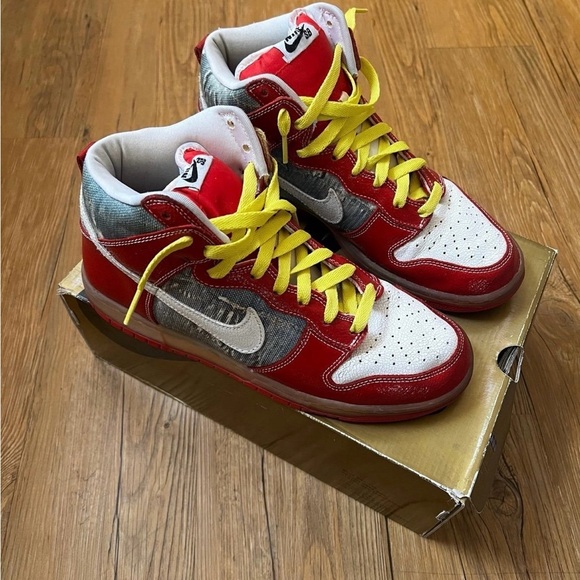 Nike SB Shoe Goo dunks - Picture 2 of 4